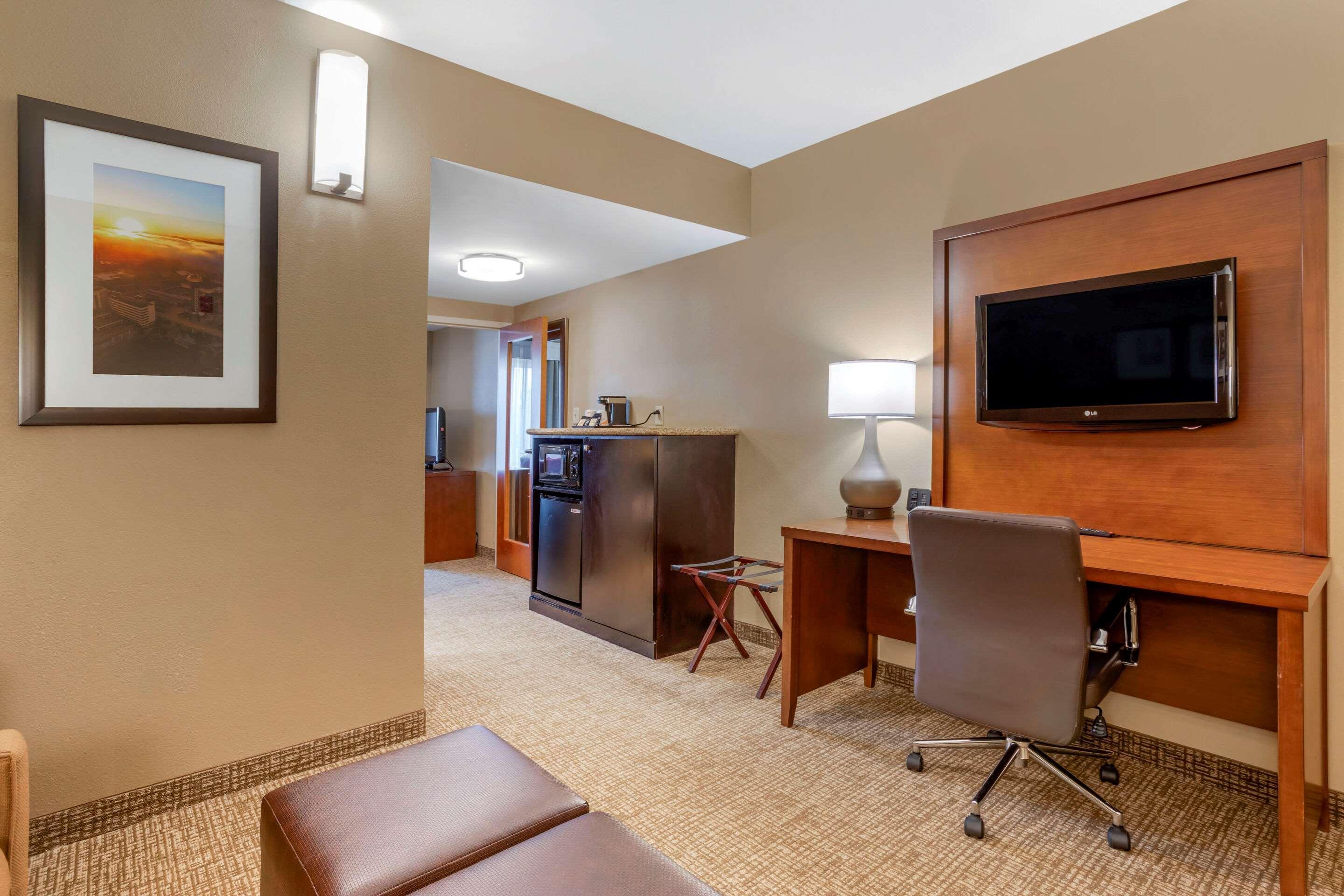 Comfort Suites North Knoxville Exterior photo